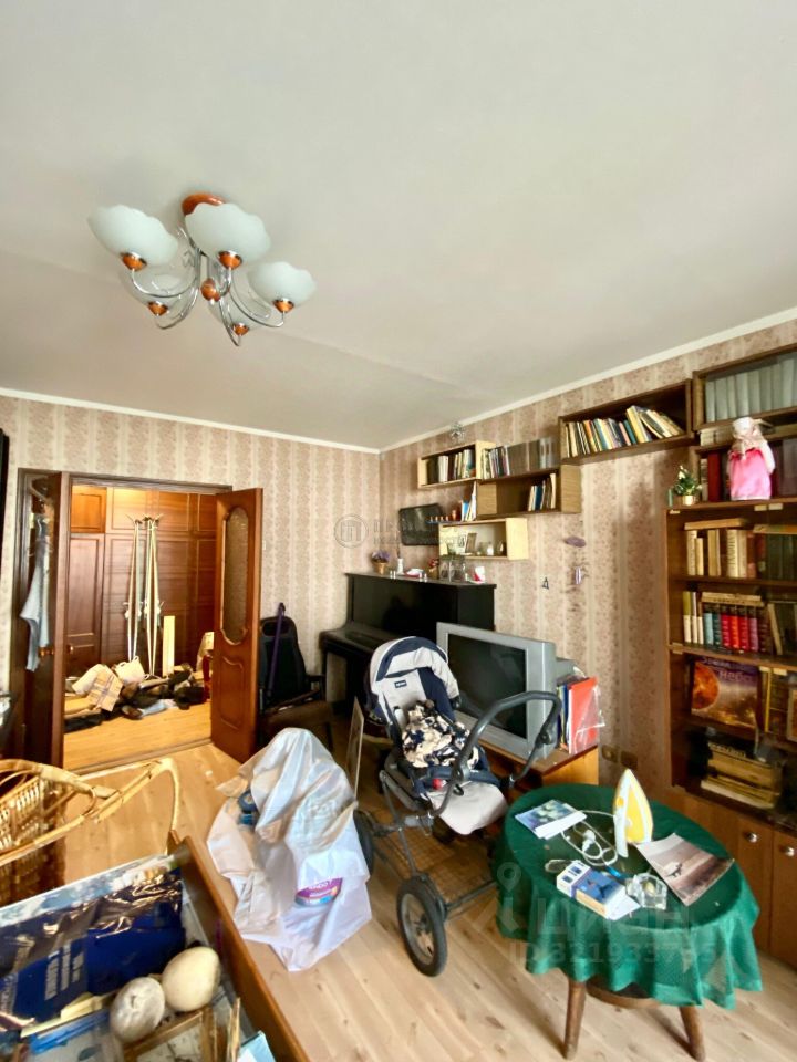 Продажа 1-комн квартиры на вторичном рынке Реутов, улица Октября, 1