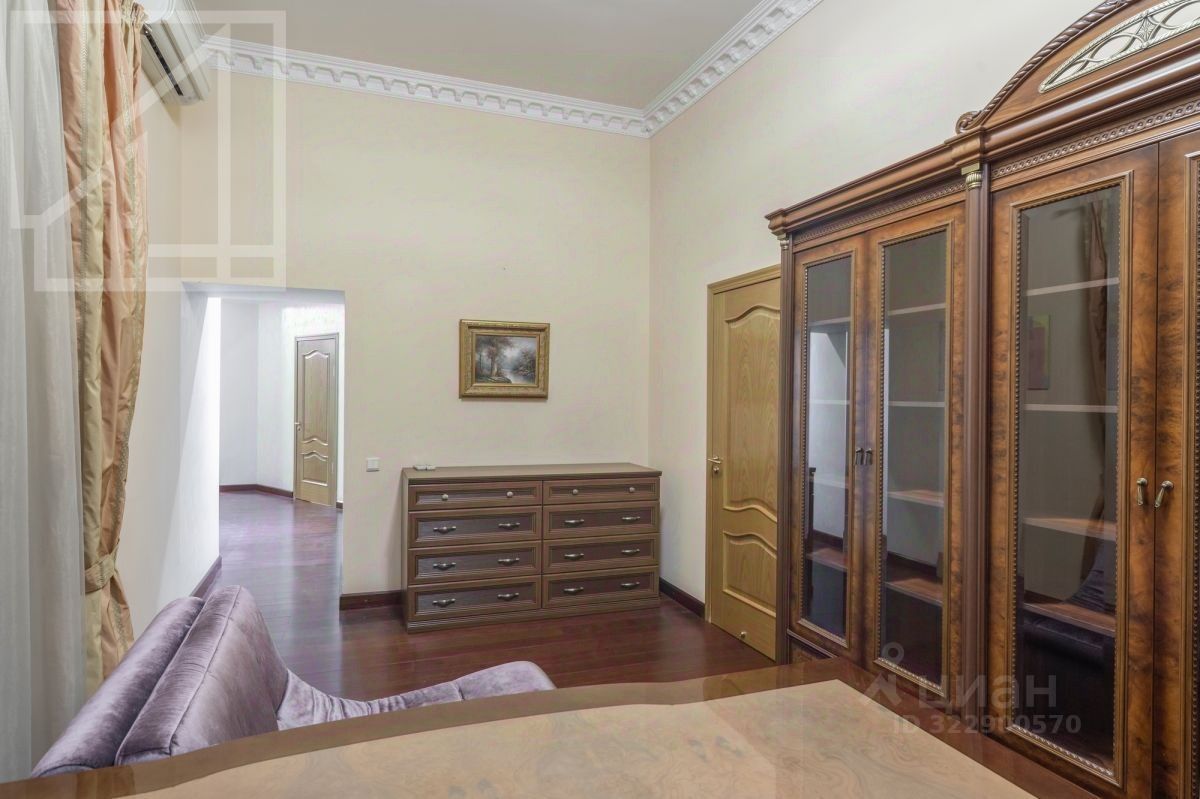 Аренда 4-комн квартиры на вторичном рынке улица Арбат, 32