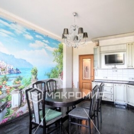 Продажа 3-комн квартиры на вторичном рынке улица Матроса Железняка,  д. 57