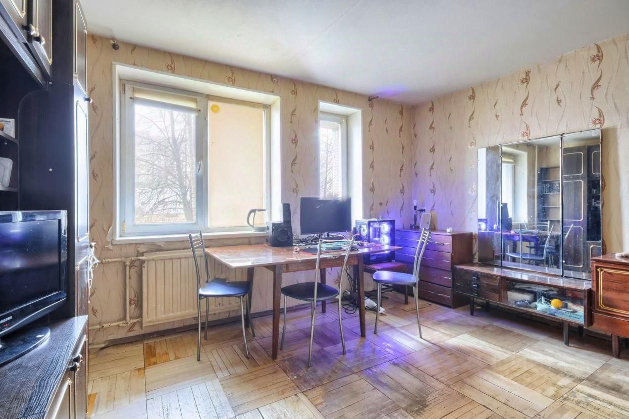 Продажа 2-комн квартиры на вторичном рынке Стародеревенская улица, 30