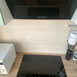 Продажа 1-комн квартиры на вторичном рынке Осенний б-р,  д. 6