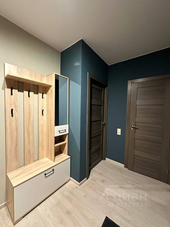 Аренда 3-комн квартиры на вторичном рынке Малая Митрофаньевская улица, 8к1