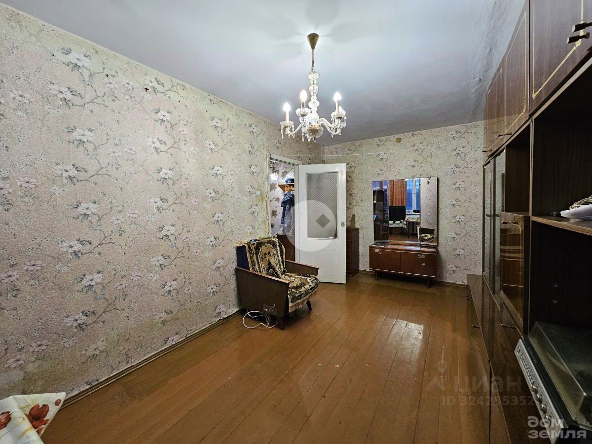 Продажа 2-комн квартиры на вторичном рынке Отрадное, Вокзальная улица, 1