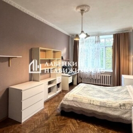 Продажа 3-комн квартиры на вторичном рынке Чернышевского пл,  д. 10