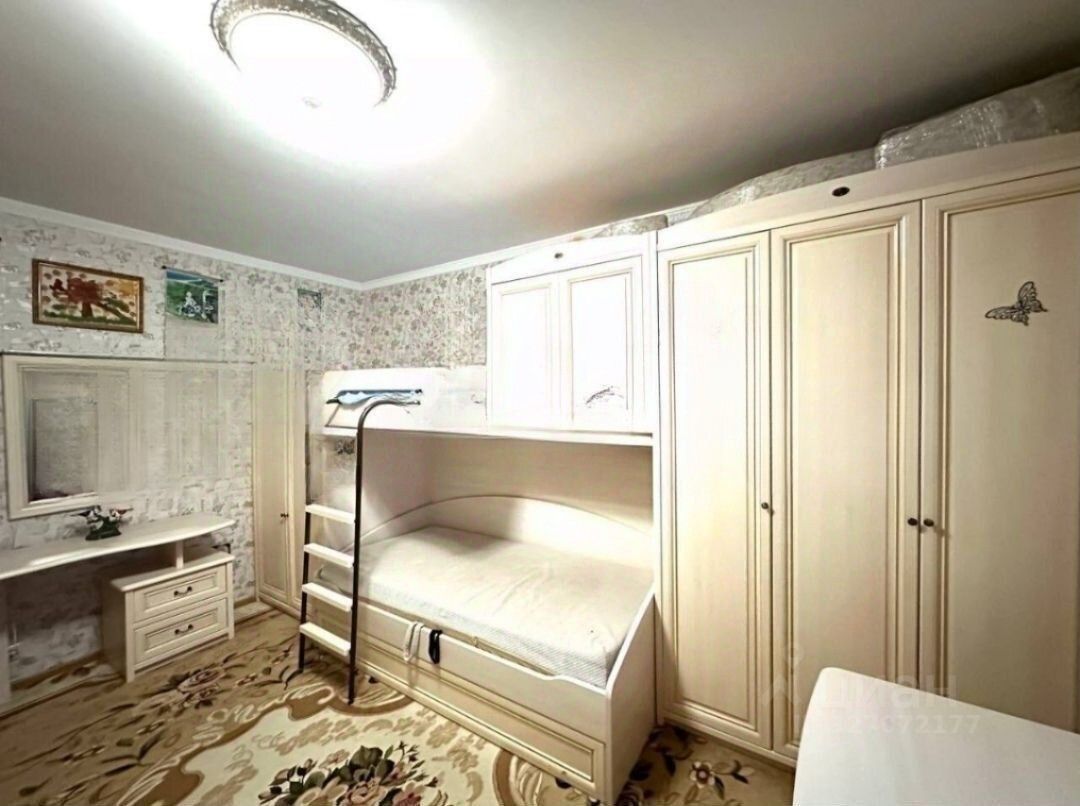 Продажа 4-комн квартиры на вторичном рынке ВНИИССОК пгт, улица Дружбы,  д. 5
