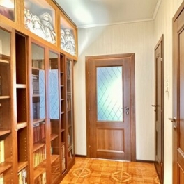 Продажа 4-комн квартиры на вторичном рынке Приморское шоссе,  д. 261,  к. 2