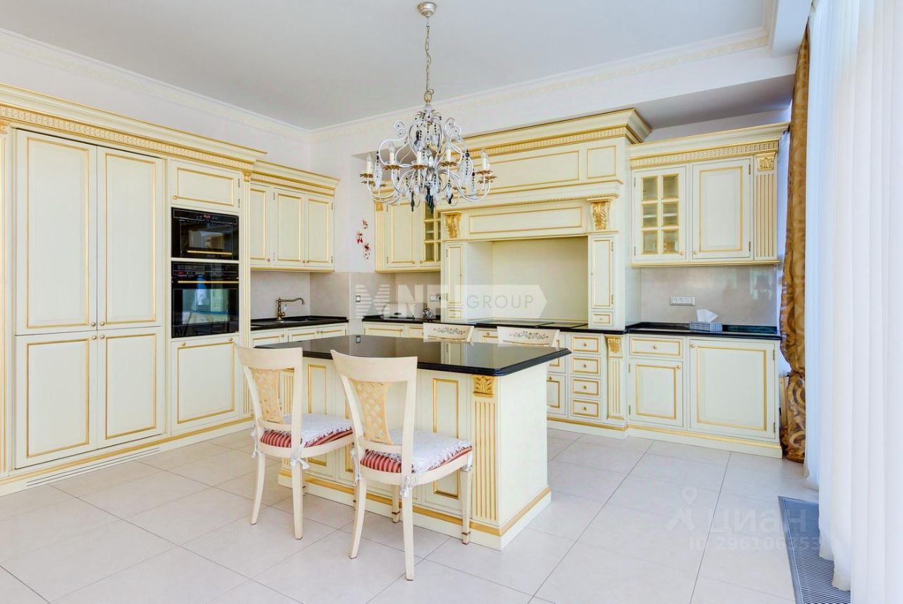 Продажа 5-комн квартиры на вторичном рынке улица Климашкина, 17С2