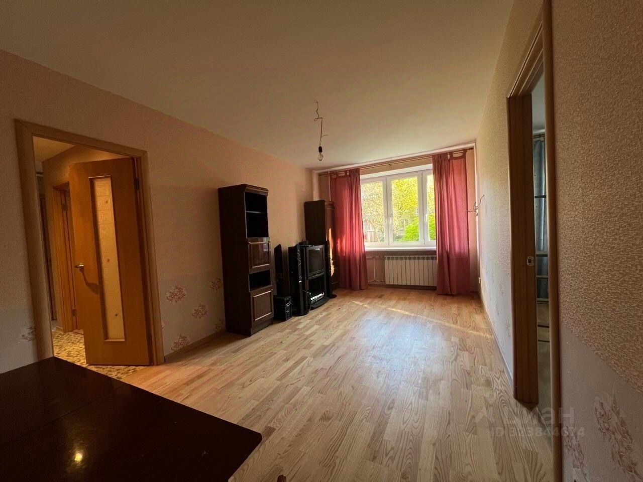 Продажа 3-комн квартиры на вторичном рынке пос. Понтонный, Южная улица, 7