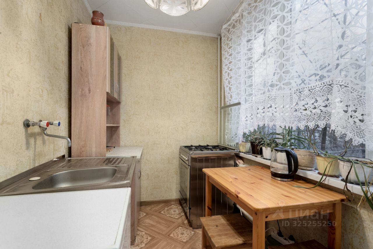 Продажа 3-комн квартиры на вторичном рынке улица Тельмана, 44