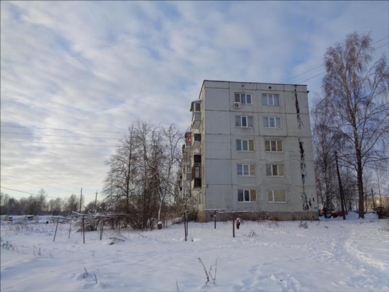 Продажа 3-комн квартиры на вторичном рынке деревня Лампово, Совхозная улица,  д. 10