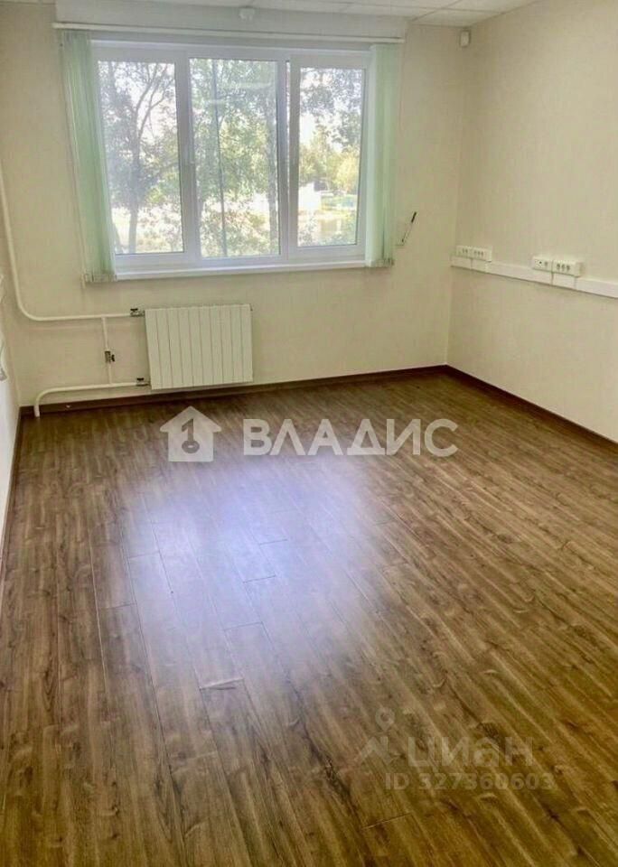 Продажа 3-комн квартиры на вторичном рынке улица Введенского, 32