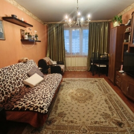 Продажа 3-комн квартиры на вторичном рынке Богатырский пр-кт,  д. 48 к1