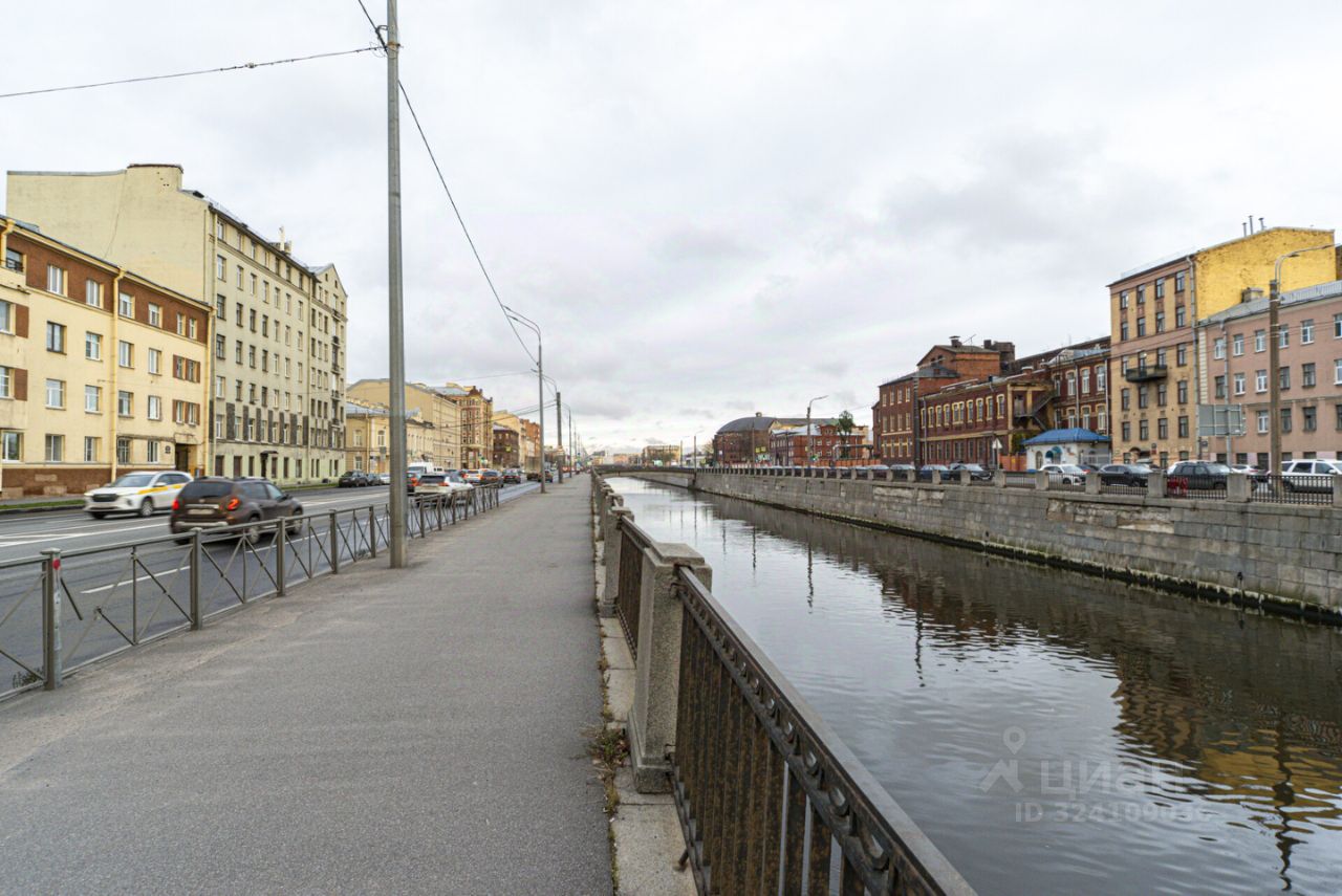 Продажа 3-комн квартиры на вторичном рынке набережная Обводного Канала, 121