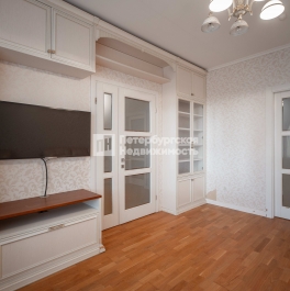 Продажа 2-комн квартиры на вторичном рынке ул Бадаева, д 14 к 4 литера А