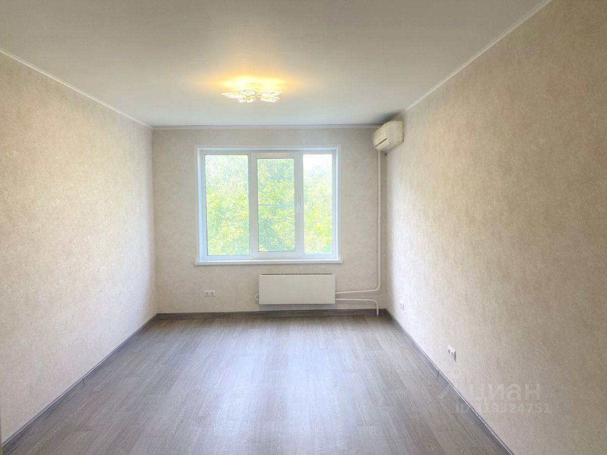 Продажа 3-комн квартиры на вторичном рынке Молдавская улица, 6