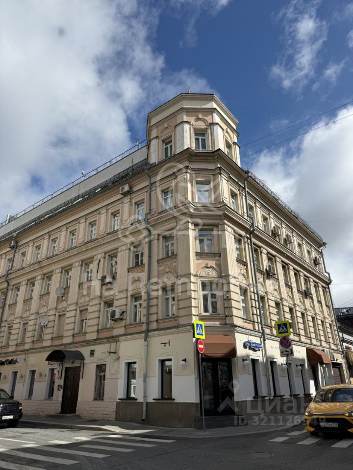 Продажа 5-комн квартиры на вторичном рынке Трубная улица, 26к1