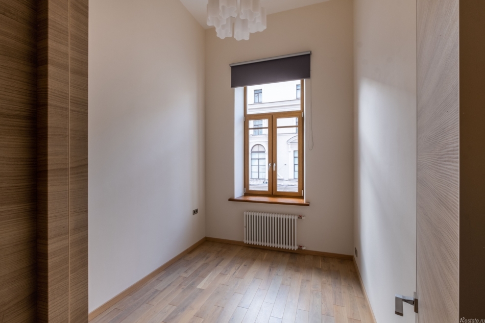 Продажа 2-комн квартиры на вторичном рынке Почтамтская ул,  д. 12