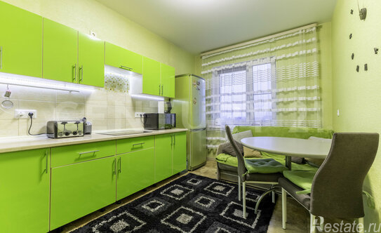 Продажа 2-комн квартиры на вторичном рынке Школьная улица