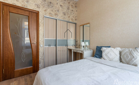 Аренда 3-комн квартиры на вторичном рынке ул Короленко,  д. 10/3