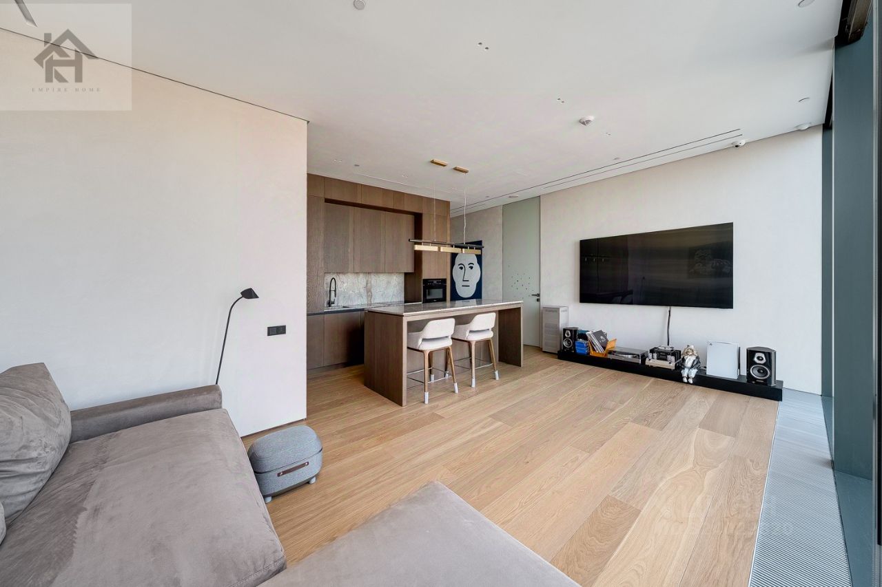 Продажа 2-комн квартиры на вторичном рынке 1-й Красногвардейский проезд, 22с1