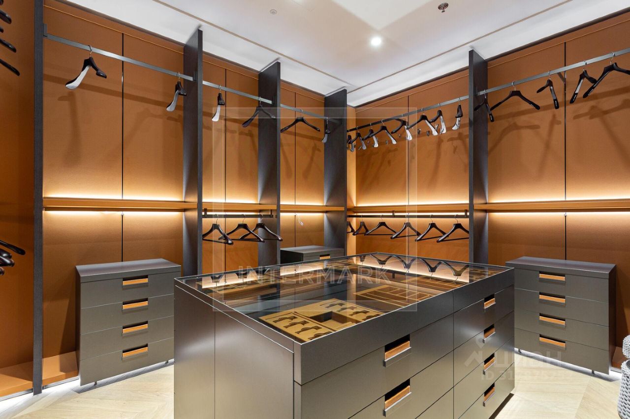 Продажа 3-комн квартиры на вторичном рынке Большая Никитская улица, 9