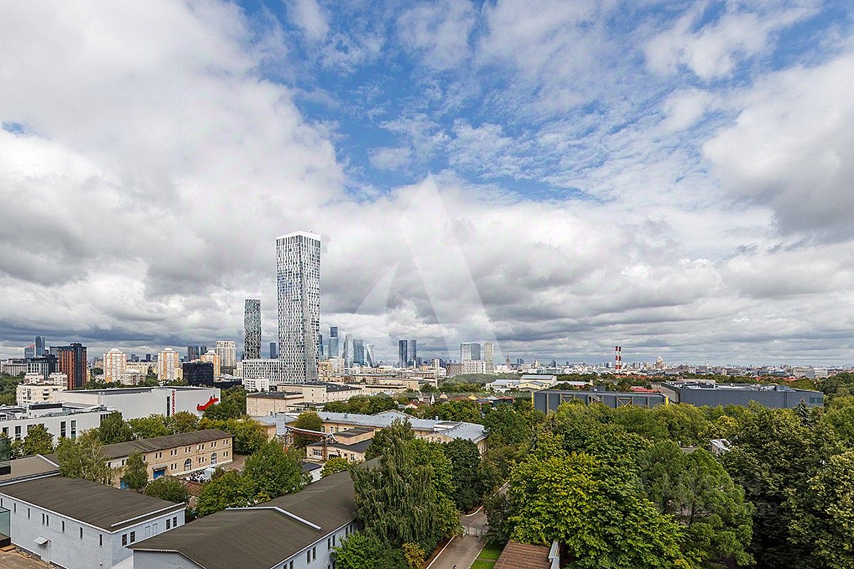 Продажа 3-комн квартиры на вторичном рынке Мосфильмовская улица, 1к5