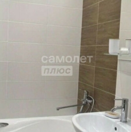 Продажа 4-комн квартиры на вторичном рынке Палехская улица