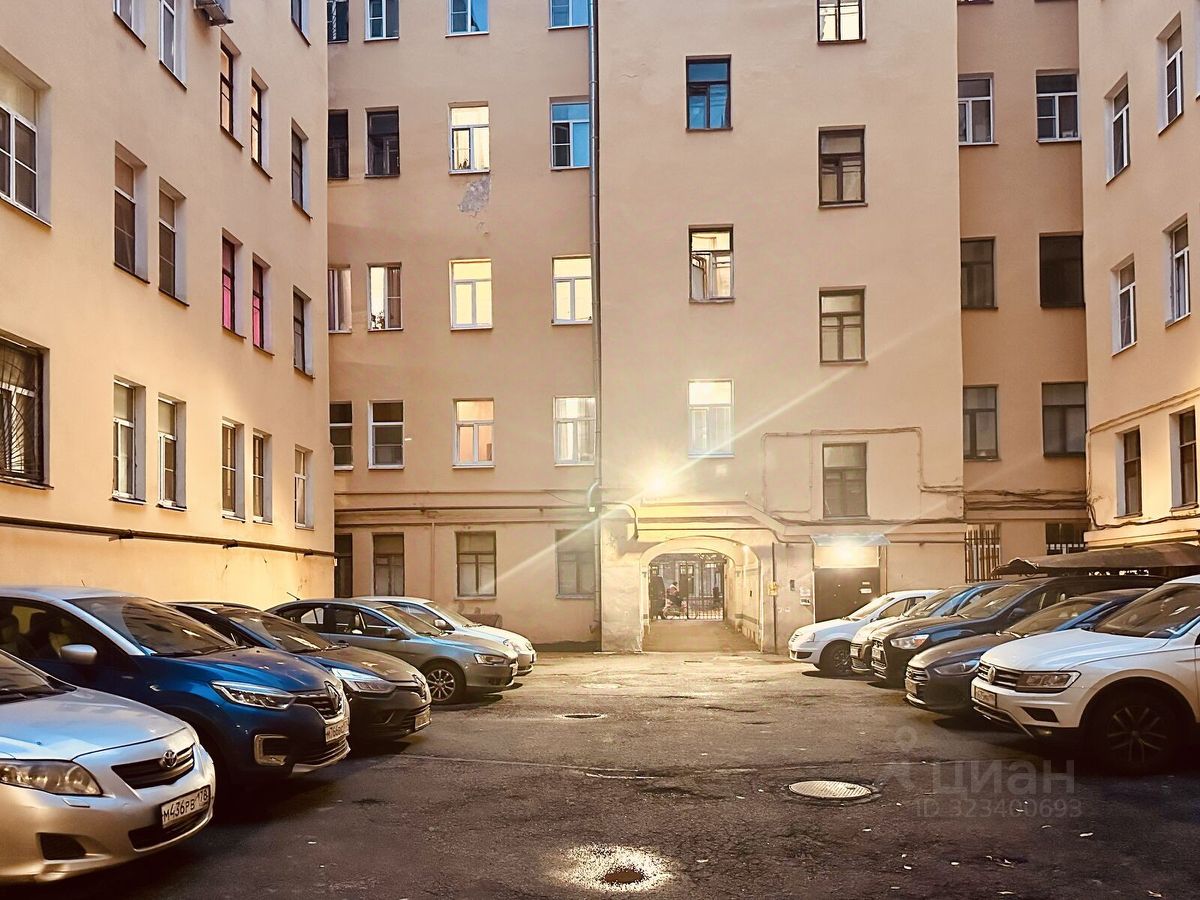 Продажа студии 11-я Васильевского острова линия, 46