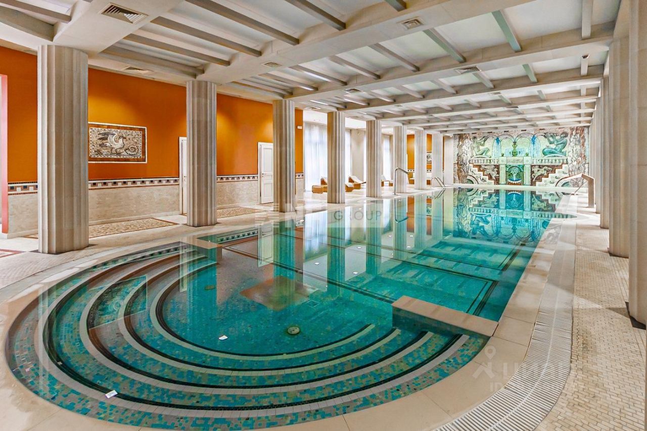 Продажа 4-комн квартиры на вторичном рынке Большой Левшинский переулок, 11