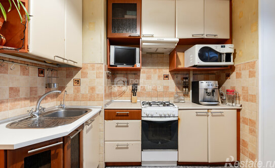 Продажа 2-комн квартиры на вторичном рынке Будапештская ул,  д. 88,  к. 1