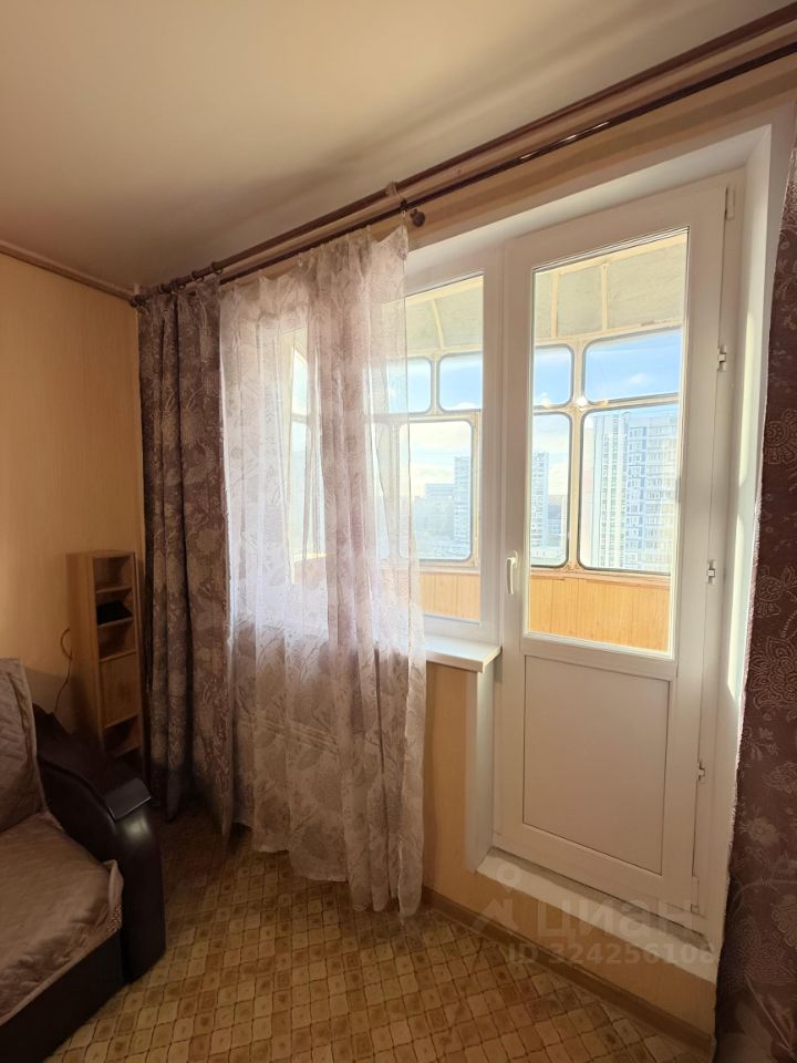 Аренда 1-комн квартиры на вторичном рынке Осенний бульвар, 16К1