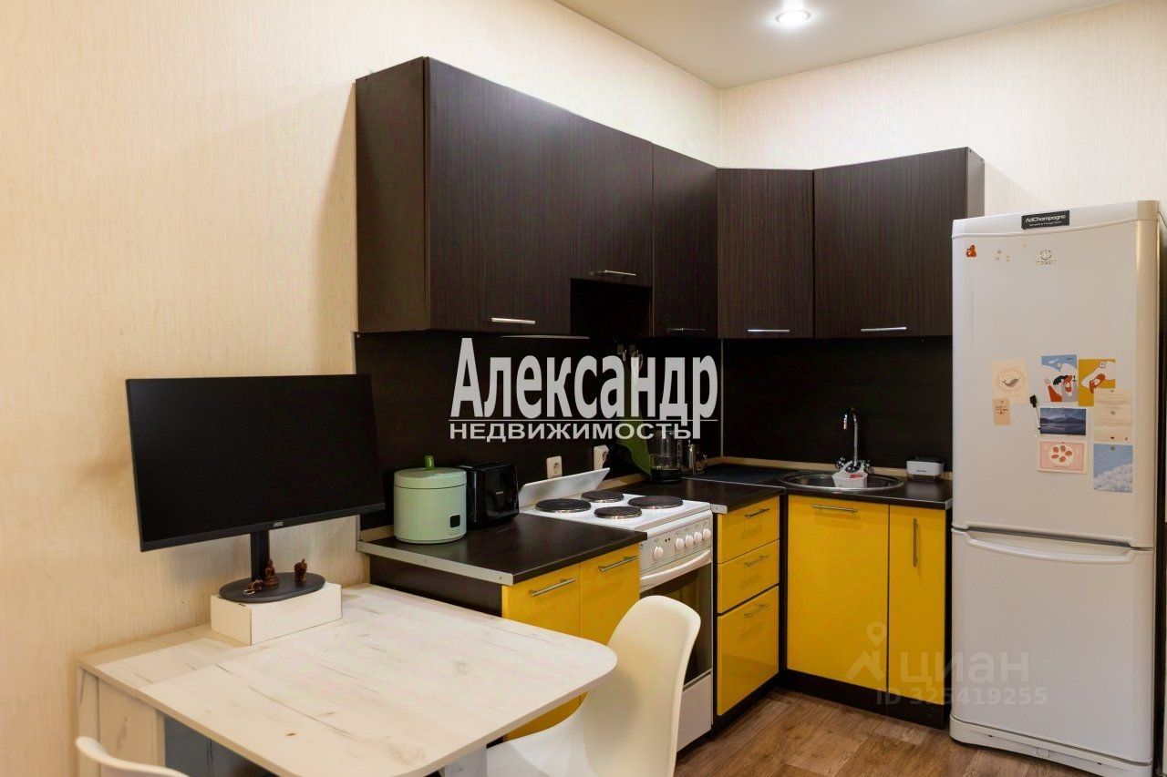 Продажа студии улица Оптиков, 45к2