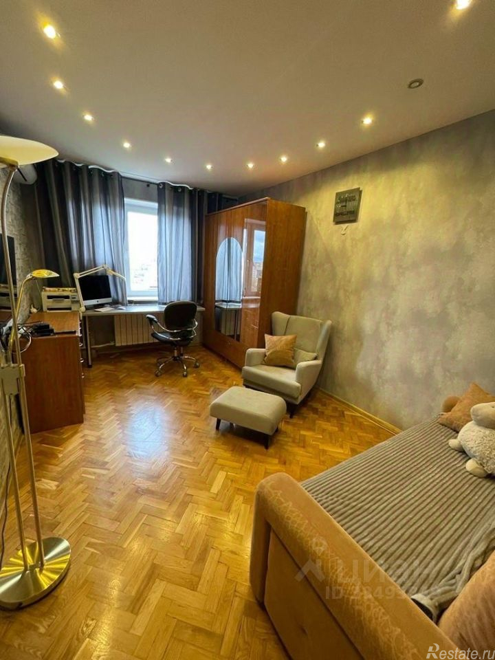 Продажа 3-комн квартиры на вторичном рынке Красносельский 2-й пер,  д. 2