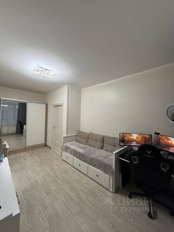 Продажа 1-комн квартиры на вторичном рынке пос. Бугры, бульвар Воронцовский, 11