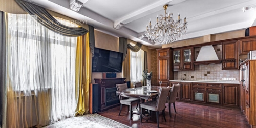 3-комн квартира ул Бассейная,  д. 10