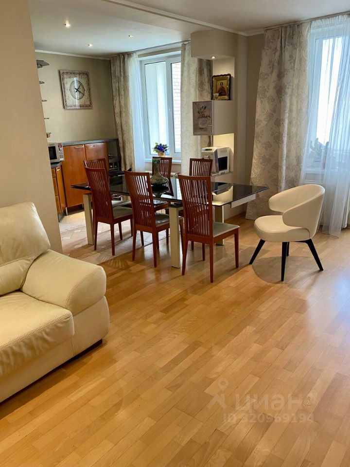 Продажа 3-комн квартиры на вторичном рынке улица Нахимова, 11