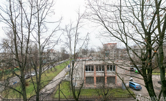 Продажа 4-комн квартиры на вторичном рынке Альпийский переулок,  д. 7