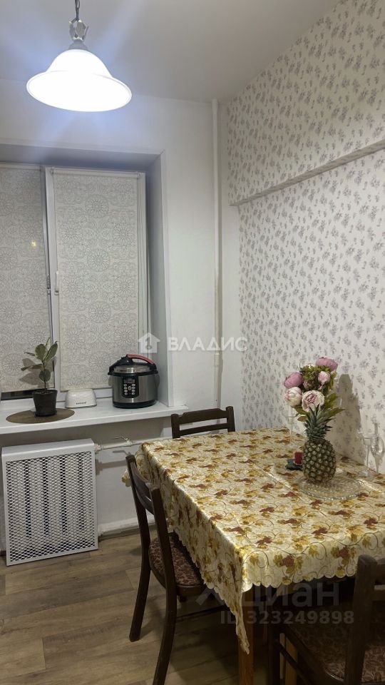 Продажа 2-комн квартиры на вторичном рынке улица Винокурова, 11К2