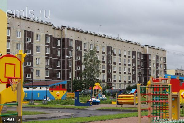 Продажа 2-комн квартиры на вторичном рынке Кировск г, Ладожская ул,  д. 8