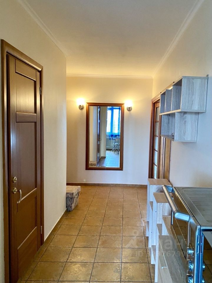 Продажа 2-комн квартиры на вторичном рынке Осенняя улица, 14