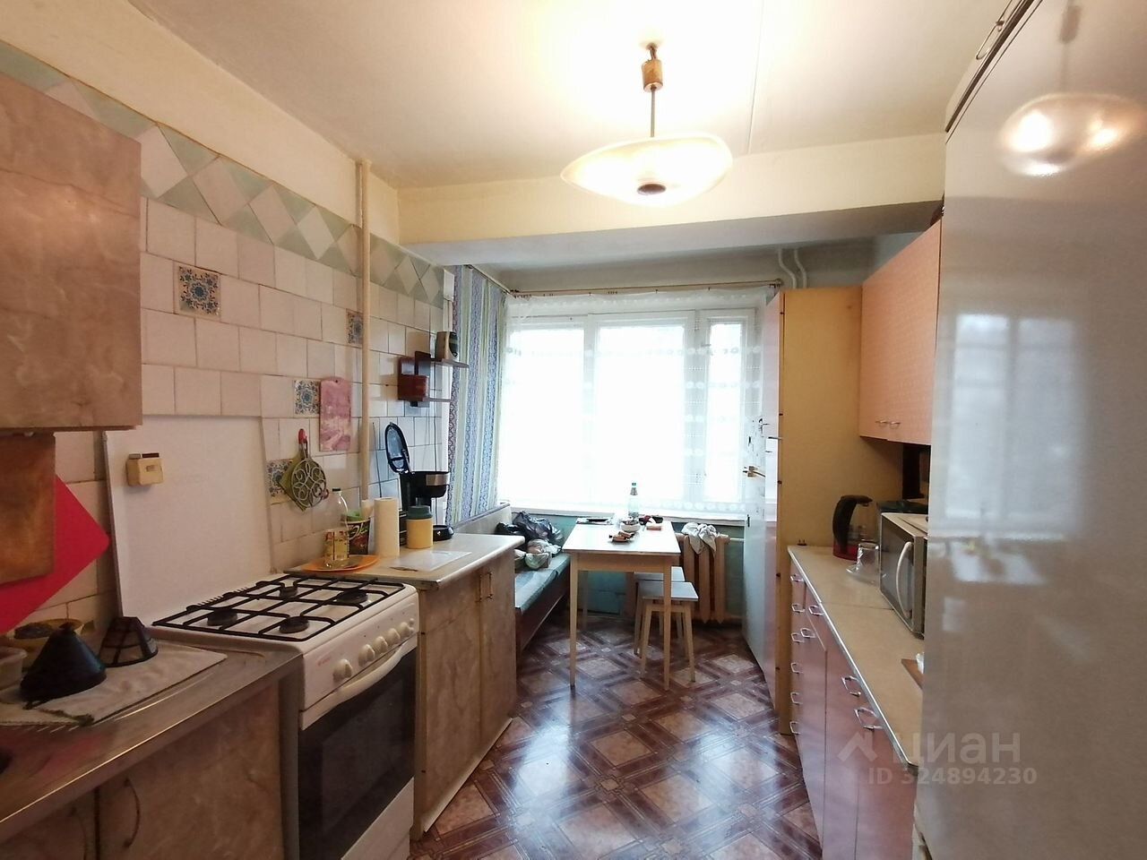 Продажа 3-комн квартиры на вторичном рынке пос. Шушары, Школьная улица, 22