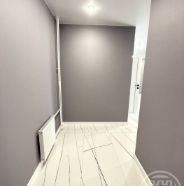 Продажа 3-комн квартиры на вторичном рынке Днепропетровская ул. ,  д. 7