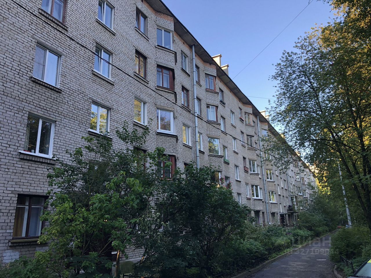 Продажа 1-комн квартиры на вторичном рынке Дрезденская улица,  д. 28