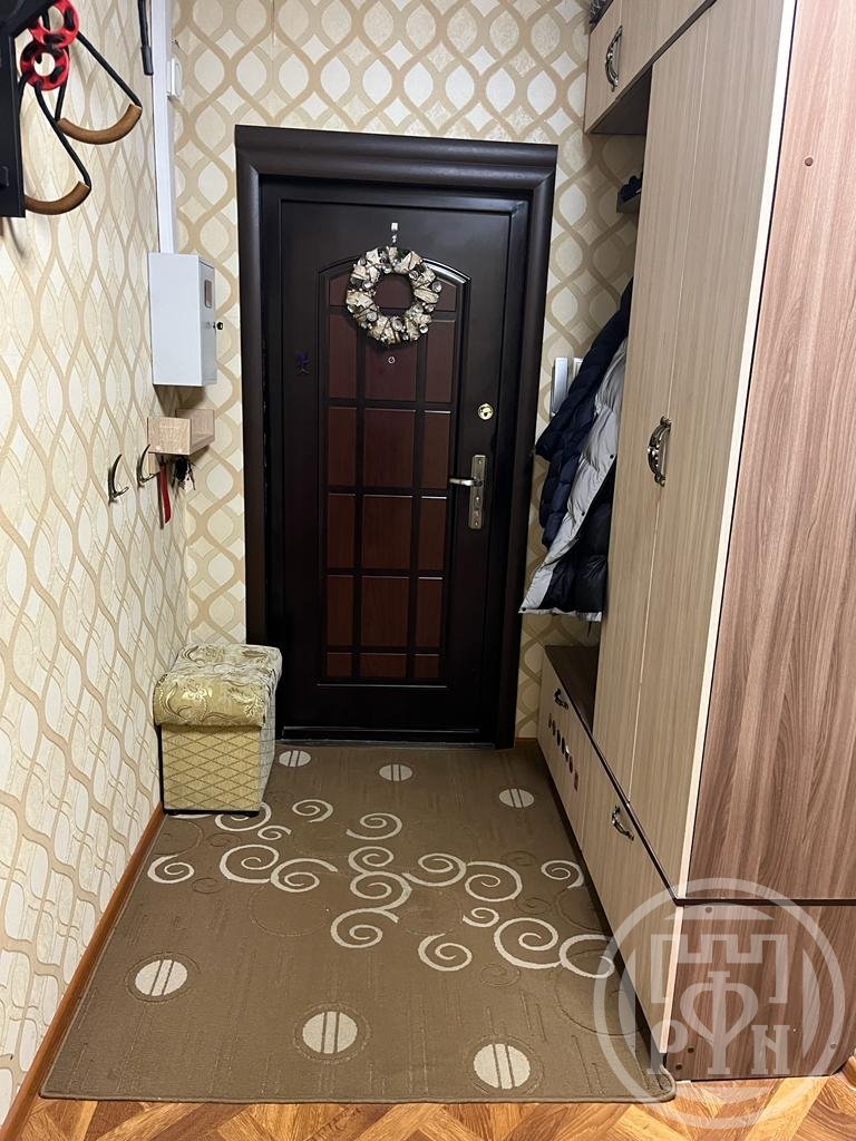 Продажа 1-комн квартиры на вторичном рынке Ломоносов г., Красного Флота ул. ,  д. 23,  к. 1