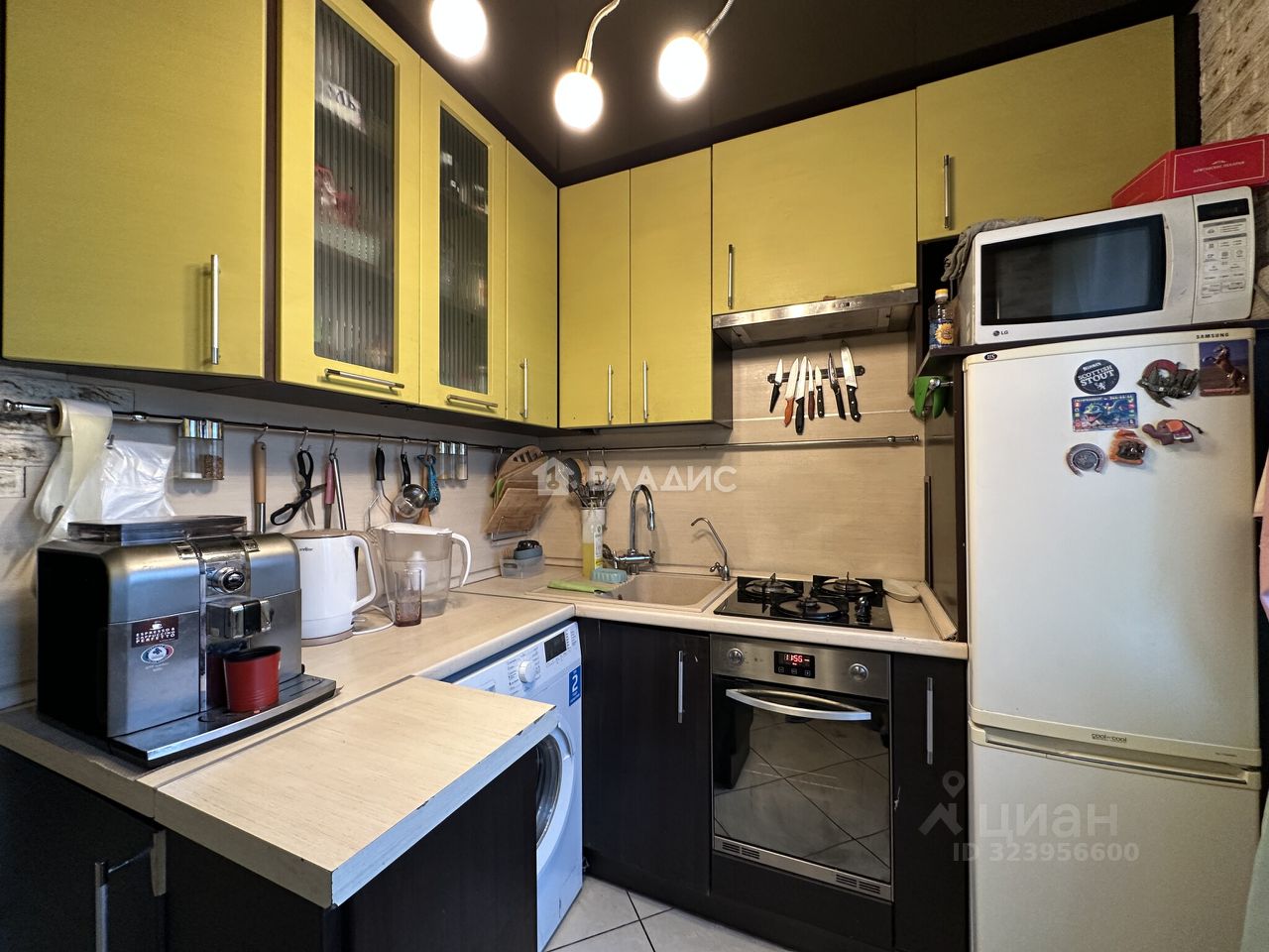 Продажа 3-комн квартиры на вторичном рынке Новосибирская улица, 18