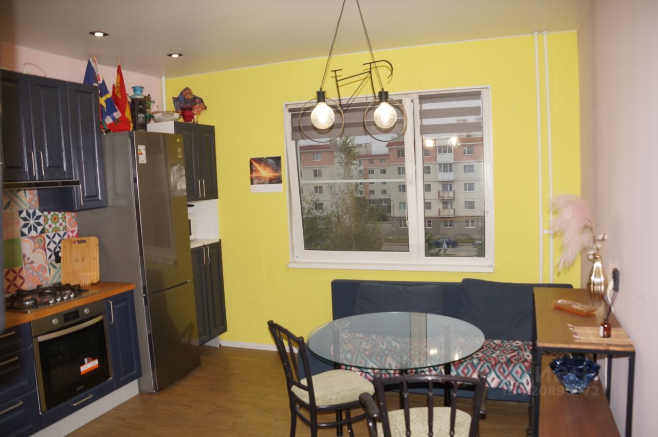 Продажа 3-комн квартиры на вторичном рынке Петергоф, Ропшинское шоссе, 3к2