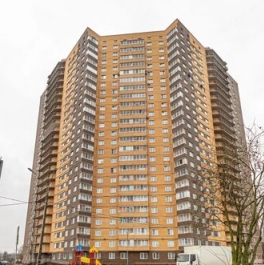 Продажа 3-комн квартиры на вторичном рынке улица Добровольцев,  д. 2