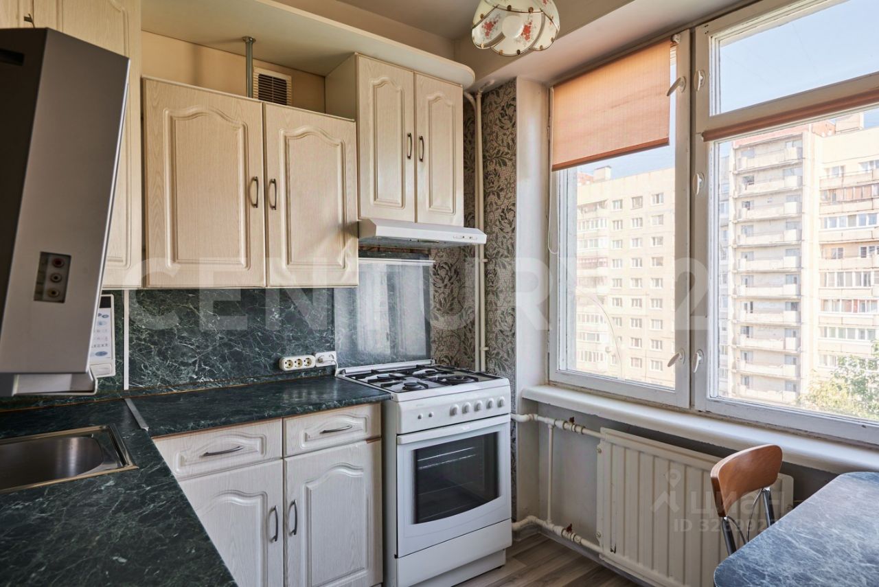 Продажа 3-комн квартиры на вторичном рынке проспект Большевиков, 9К2