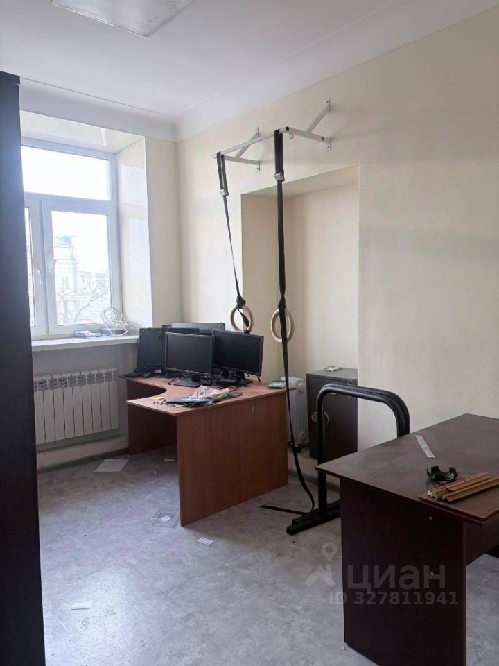 Продажа 4-комн квартиры на вторичном рынке Никитский бульвар,  д. 25