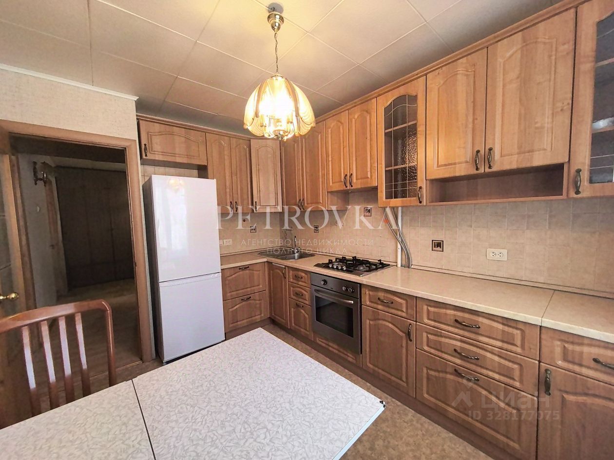 Продажа 3-комн квартиры на вторичном рынке улица Лавочкина, 18